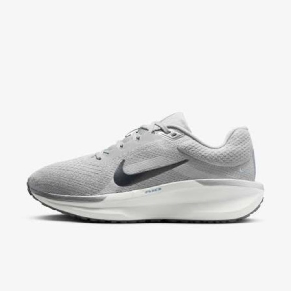 Women’s Nike Air Winflo 11 Running Shoes - Size 8.5